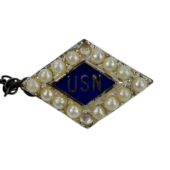 Vintage US Navy Pin Tie Tack Lapel Pin USN Chain Stamped Sterling w Faux Pearls - Picture 4 of 9